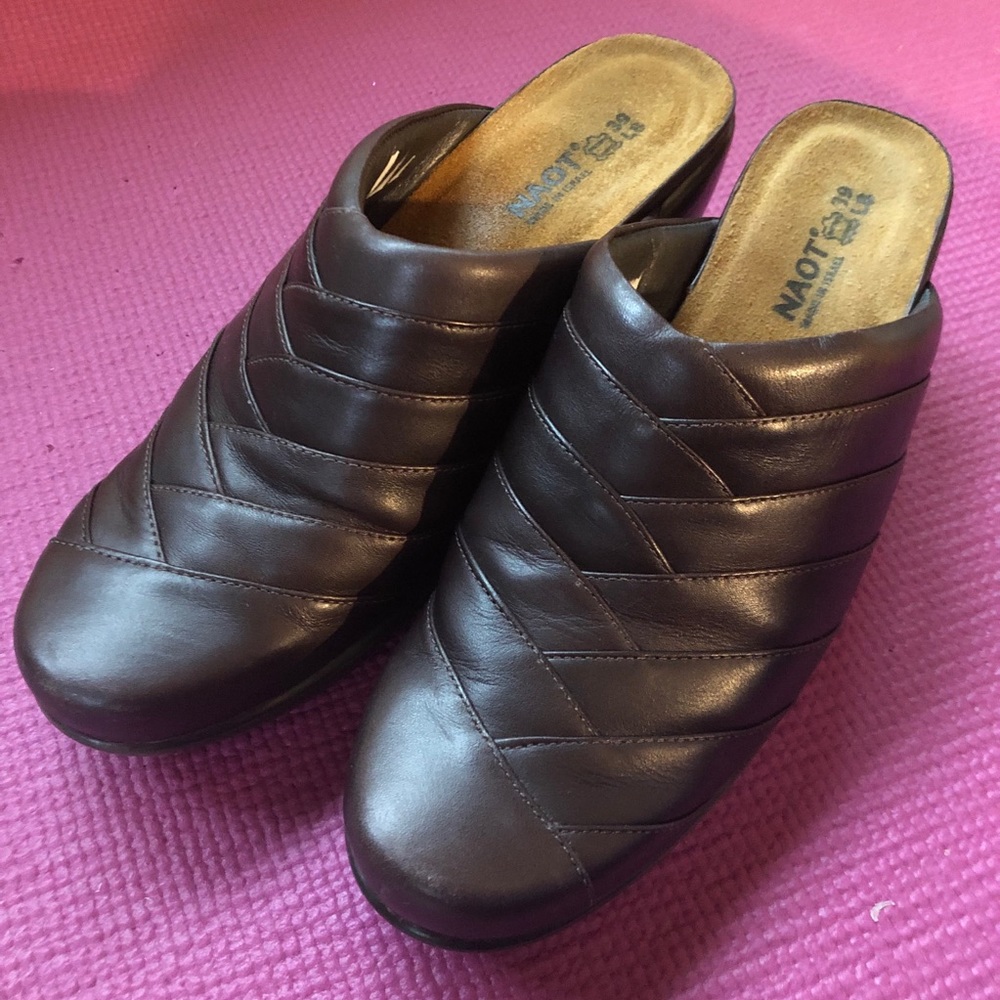 🌸 Unique Genuine Leather Clogs 🌸